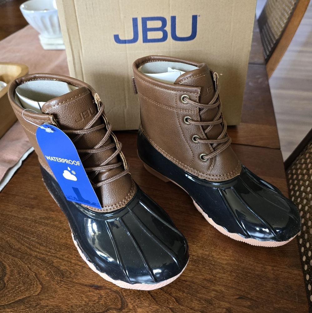 JBU kids size 2 rain water duck boots NIB
